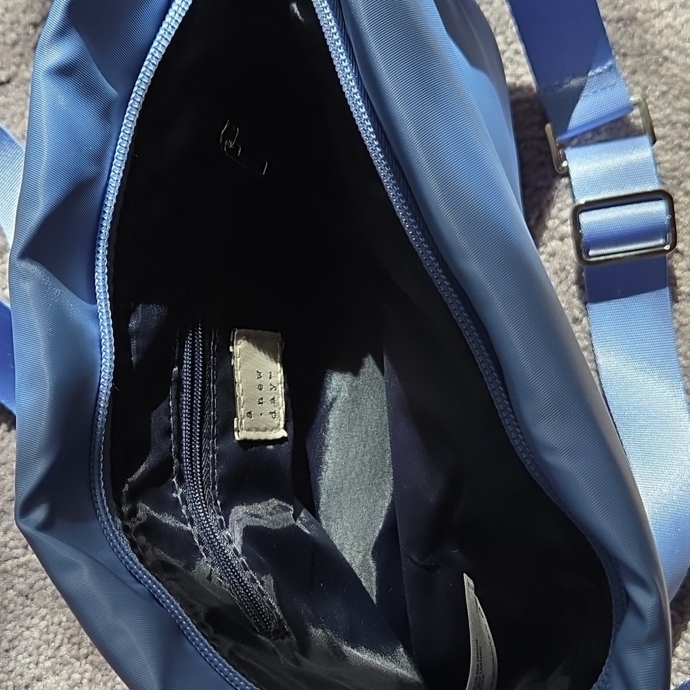 Pretty Blue Shoulder Bag - Picture 2 of 4